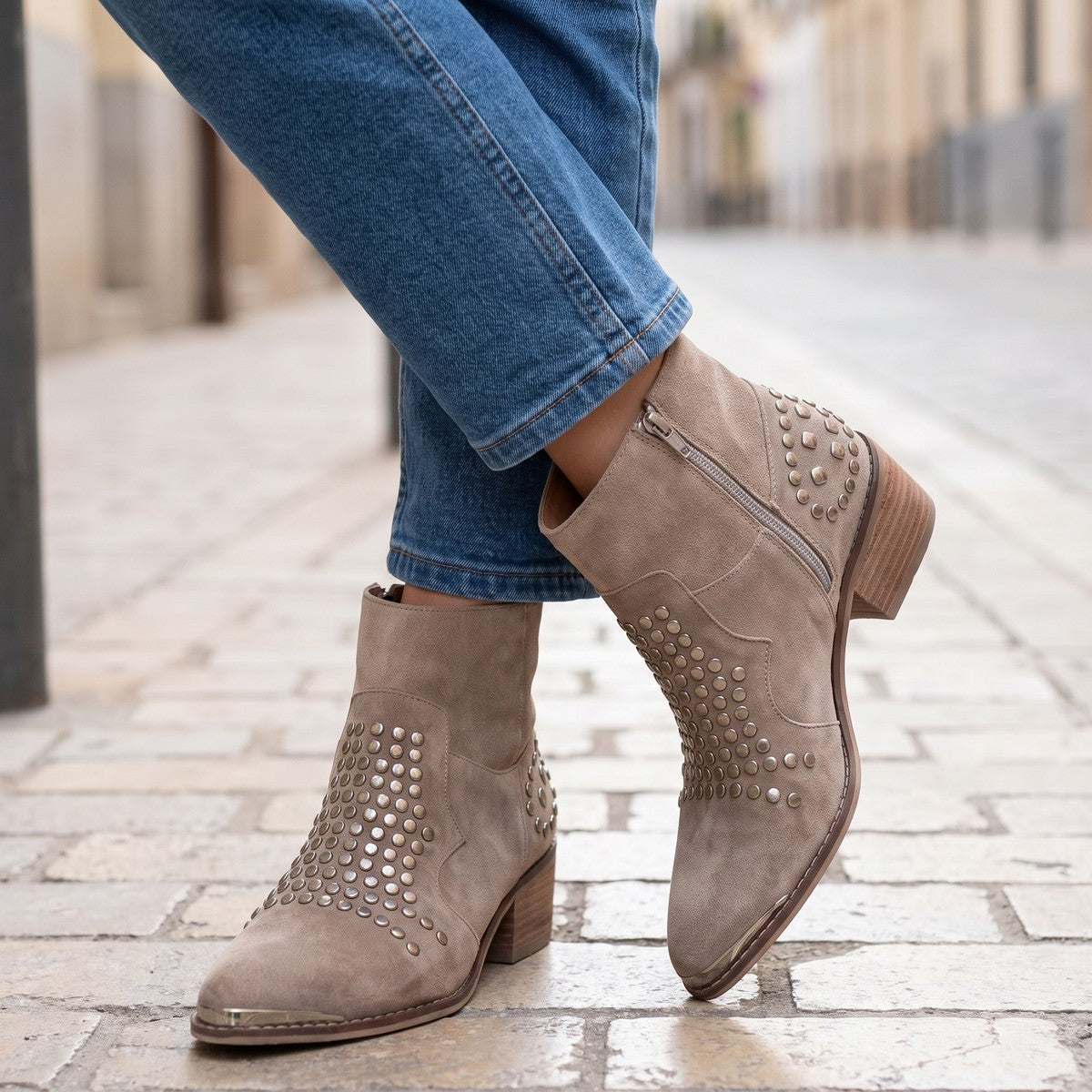 Women's Pointed Toe Faux Suede Booties