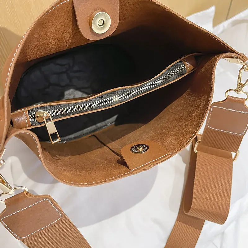 Sac bandoulière femme en simili daim