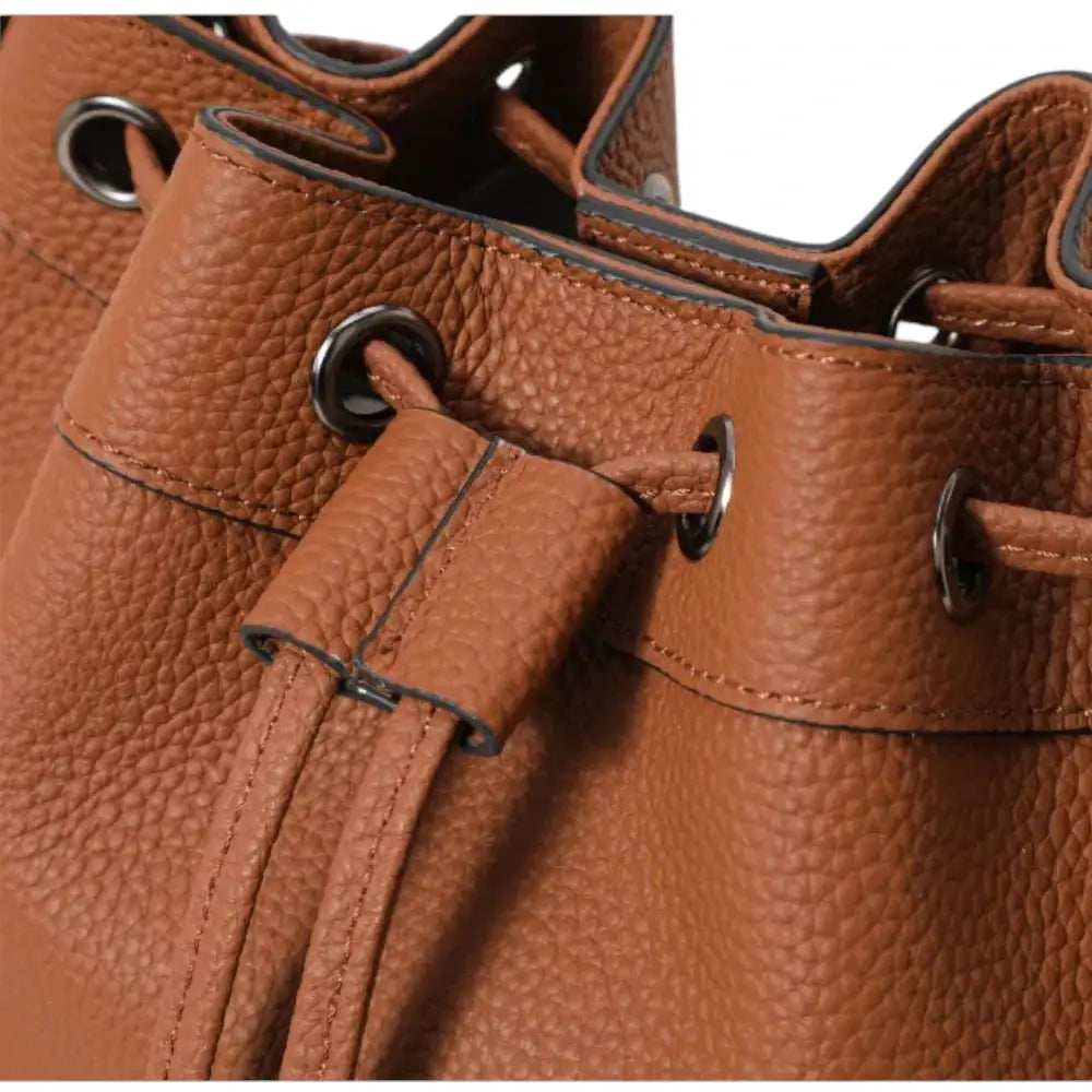 Sac seau en cuir authentique