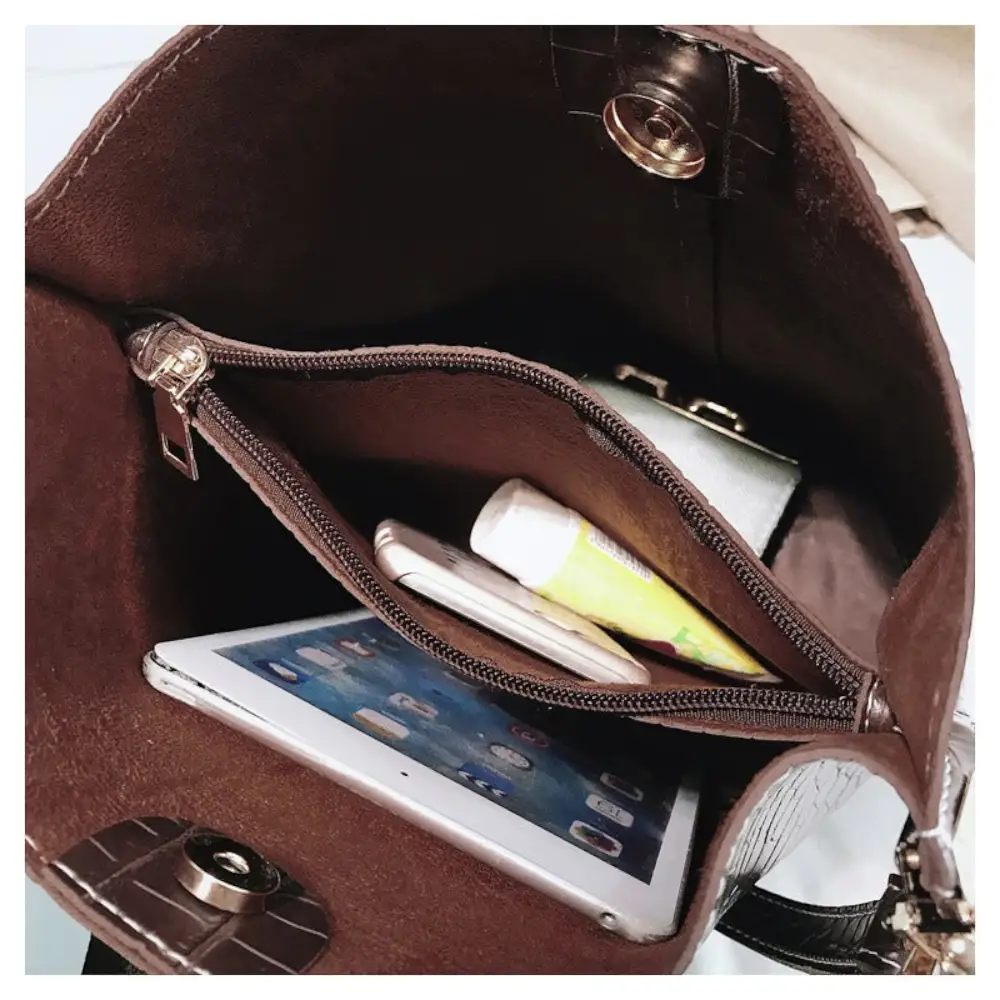 Sac seau en simili cuir
