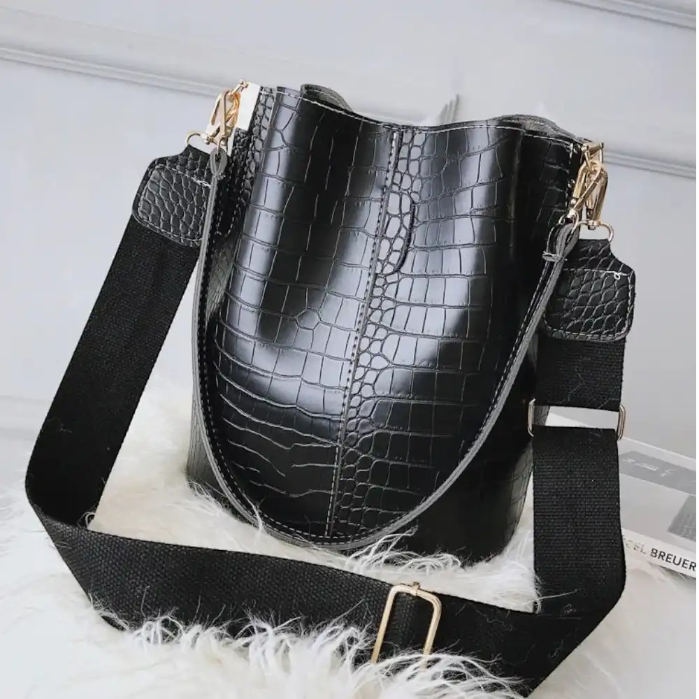 Sac seau en simili cuir